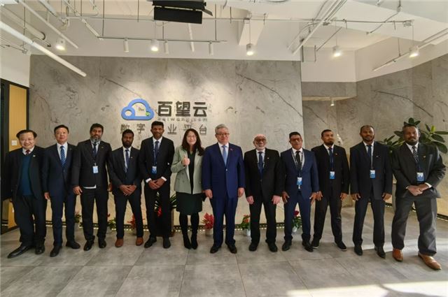 13584122842692517_33.jpg 13584122842692517_33.jpg